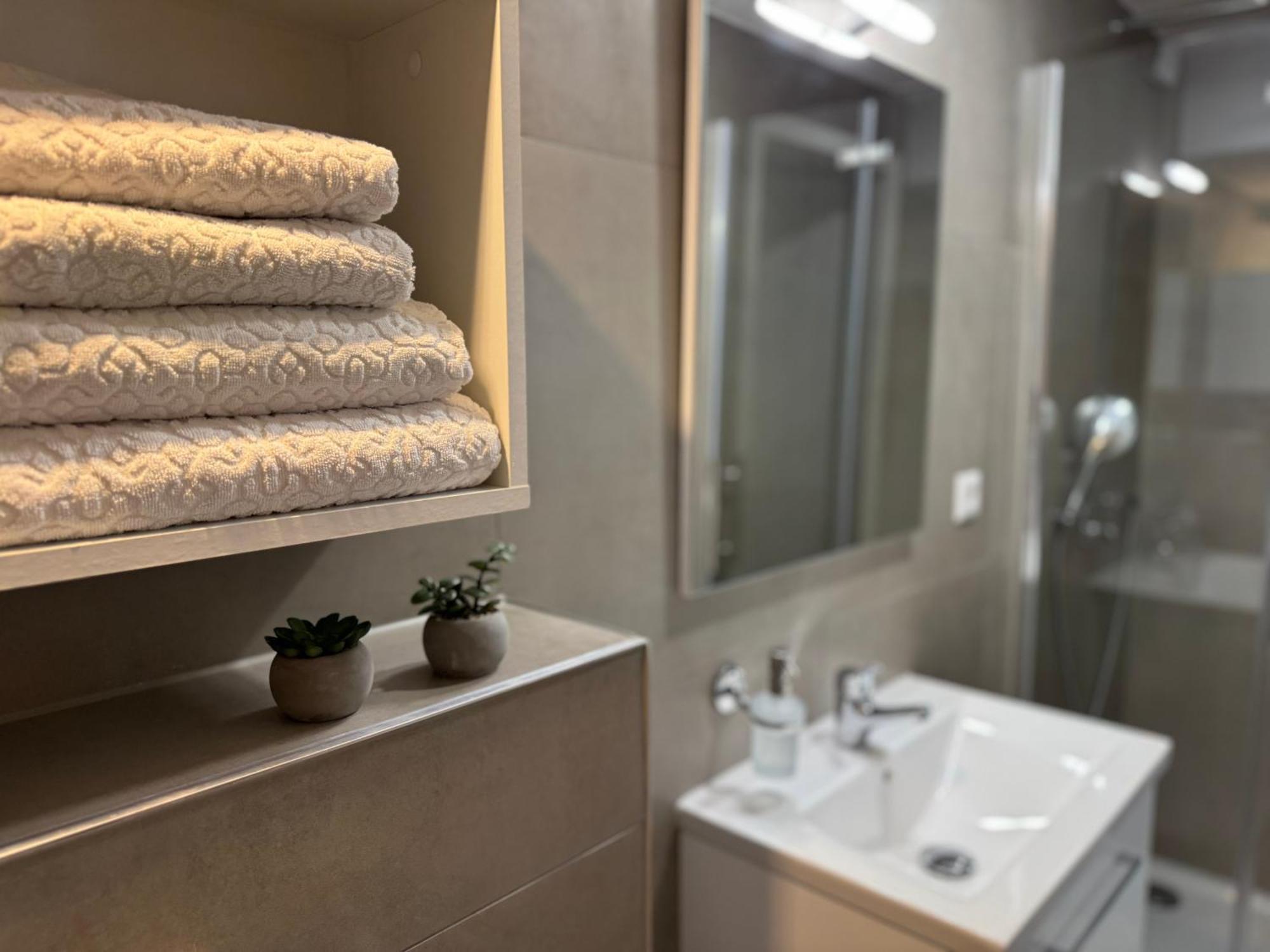 Prime Host Dream Apartment Karlsruhe Ngoại thất bức ảnh